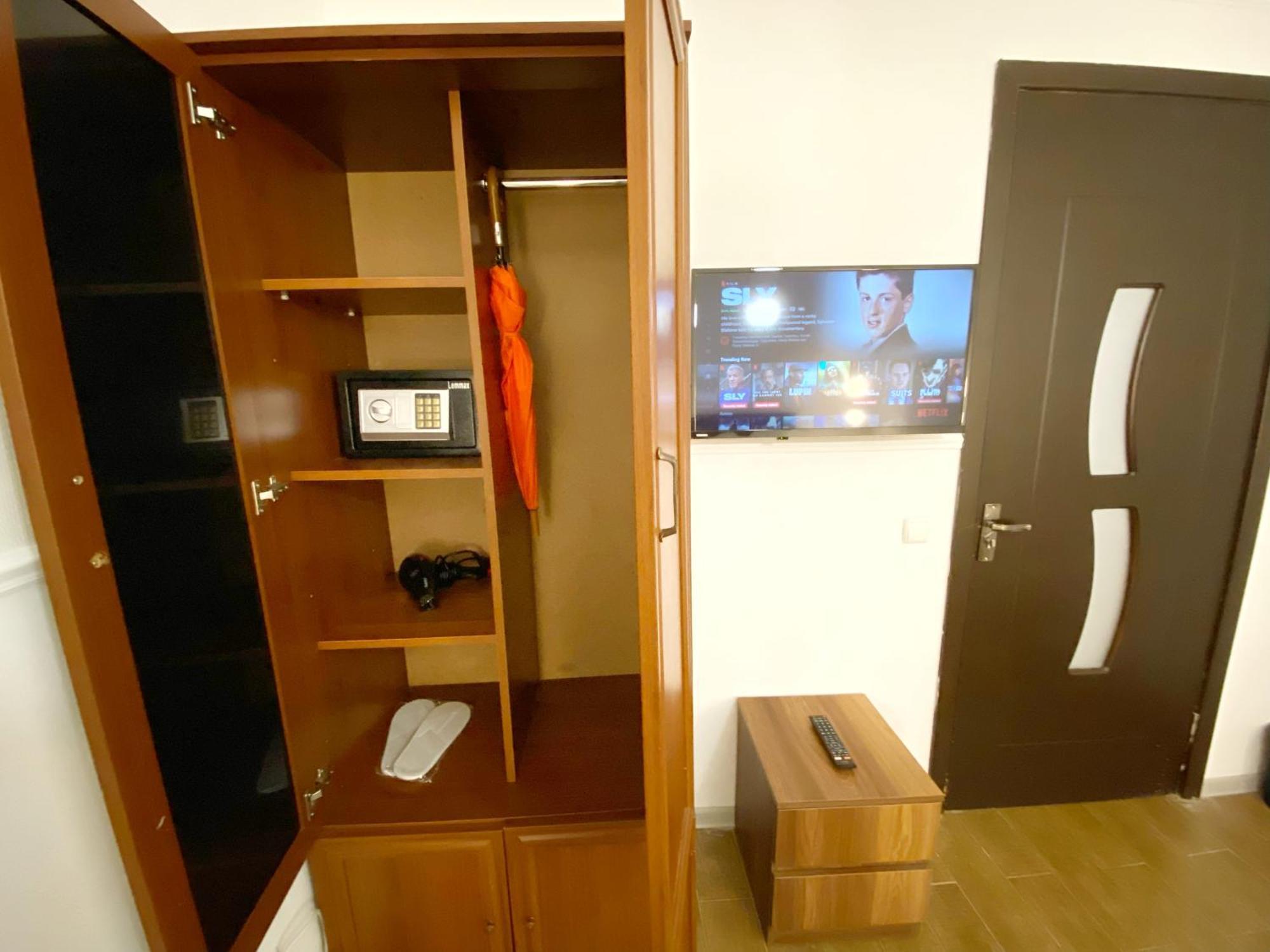 Hotel Orange 库塔伊西 外观 照片